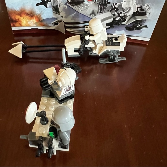 LEGO Star Wars, #8084 Snow Trooper Battle Pack Retired, manual, figures, no box - Picture 11 of 13